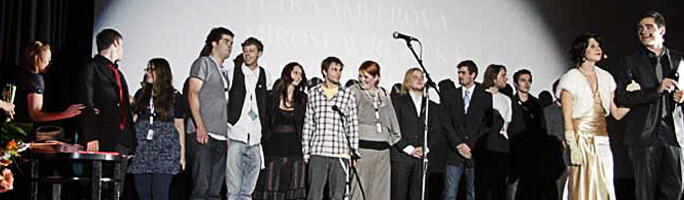 zahajovac� konference
